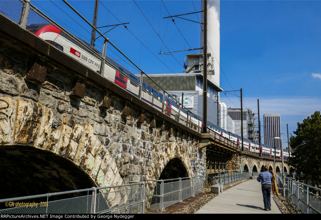 SBB commuter train passing over the "Letten viaduct"